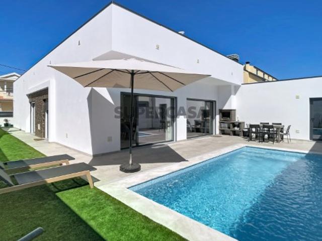 Casa venda em Fernão Ferro, Seixal