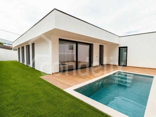 Vivenda venda em Santiago Dos Velhos, Lisboa