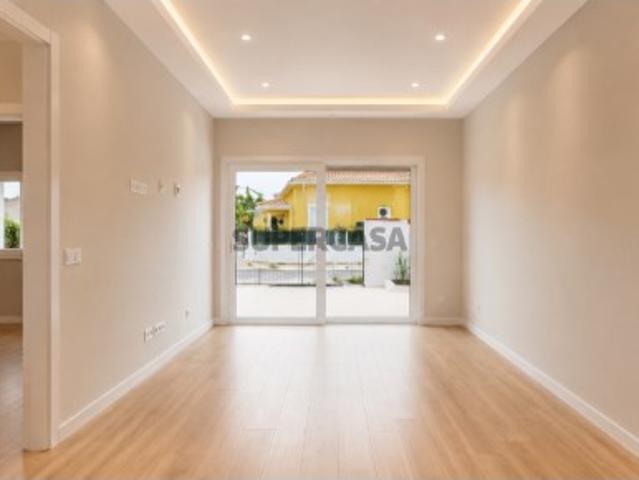 Casa venda em Fernão Ferro, Seixal