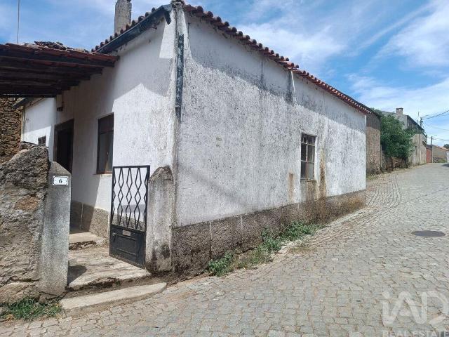 Casa venda em Mogadouro, Bragança