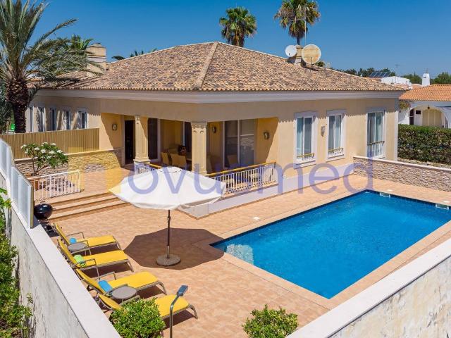 Vivenda venda em Albufeira e Olhos de Água, Albufeira