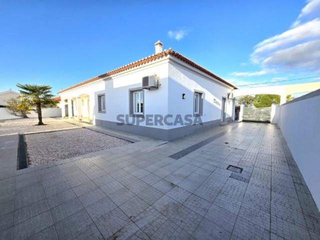 Casa venda em Redondo, Bairro António Festas
