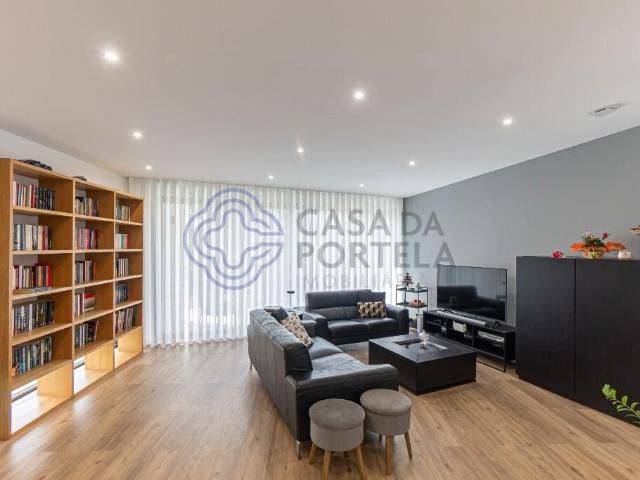 Casa venda em Maia, Gueifães