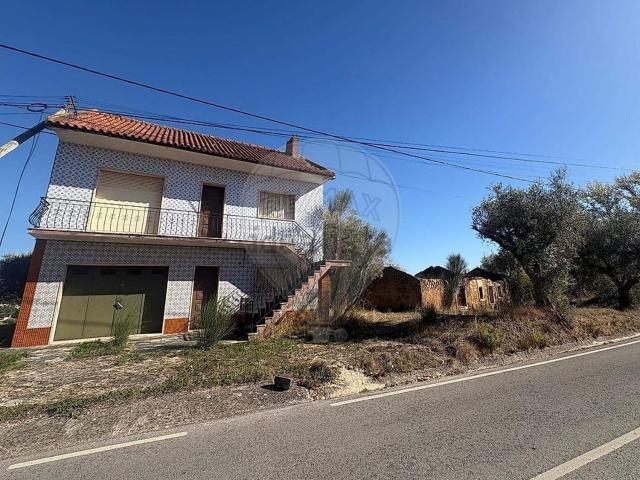 Casa venda em Tomar (São João Baptista) e Santa Maria dos Olivais, Tomar