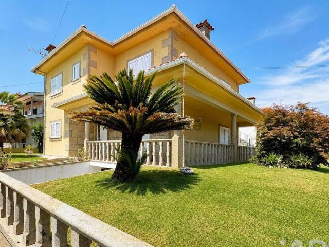 Casa venda em Lagarteira, Amares