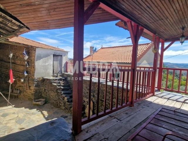 Casa venda em Edroso, Bragança