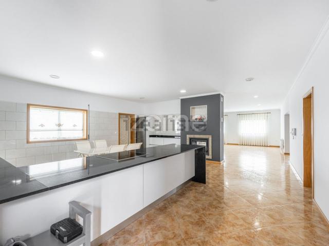 Casa venda em Travassos, Póvoa De Lanhoso