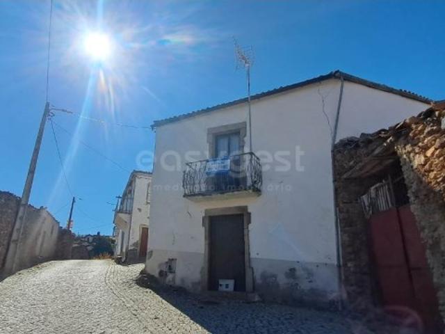 Casa venda em Mogadouro, Bragança