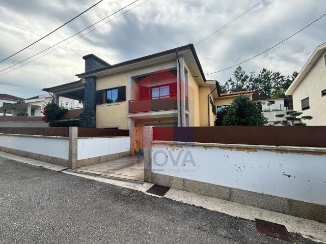 Casa venda em Moure, Arcozelo