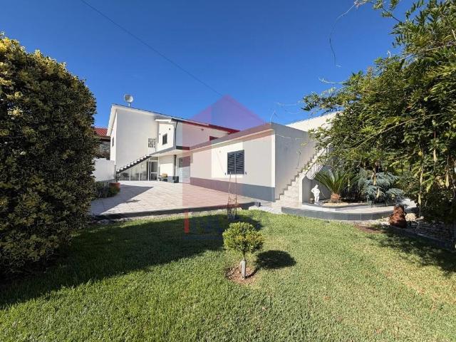 Casa venda em Escariz (São Mamede) e Escariz (São Martinho), Vila Verde