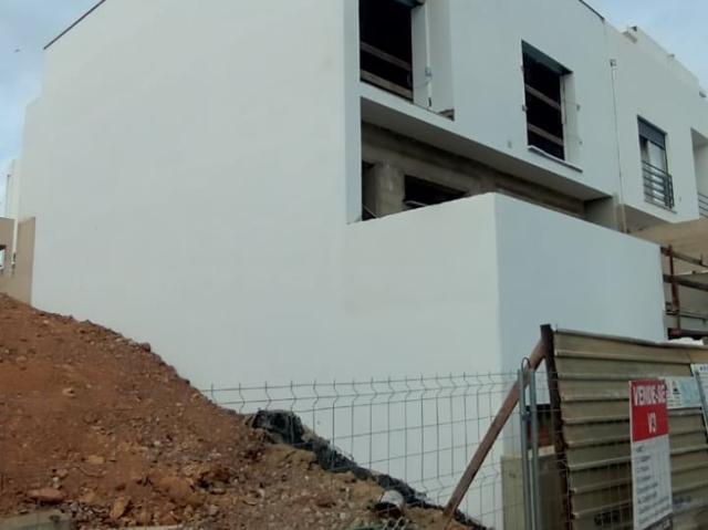 Casa venda em Quatrim, Olhão