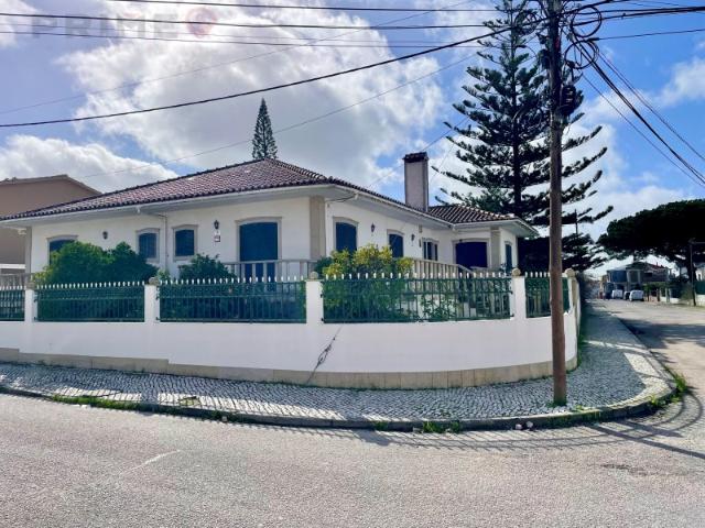 Casa venda em Azeitão (São Lourenço e São Simão), Setúbal