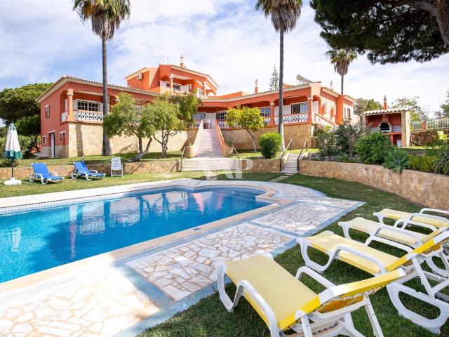 Vivenda venda em Albufeira e Olhos de Água, Albufeira