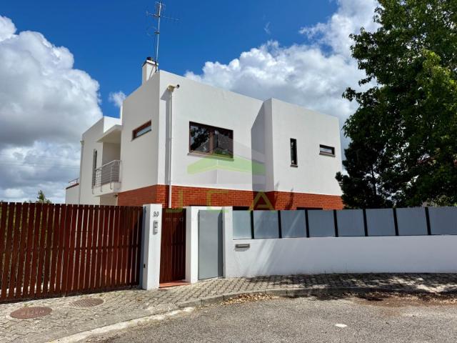Casa alugar em Moinho Novo, Leiria