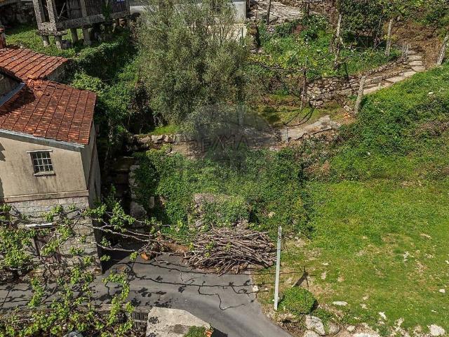 Casa venda em Bouro (Santa Maria), Amares