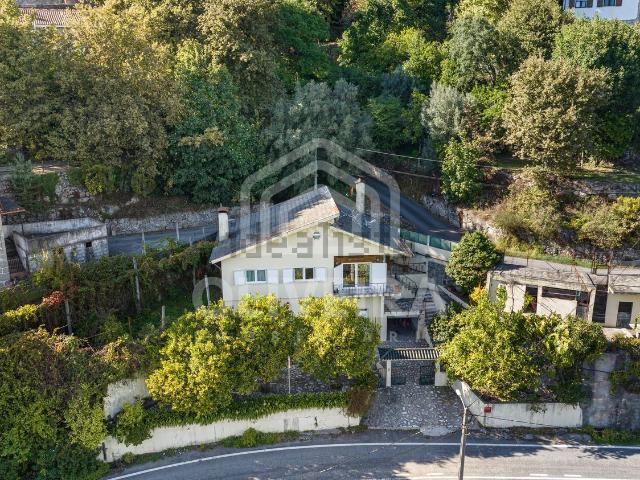 Casa venda em Bouro (Santa Maria), Amares