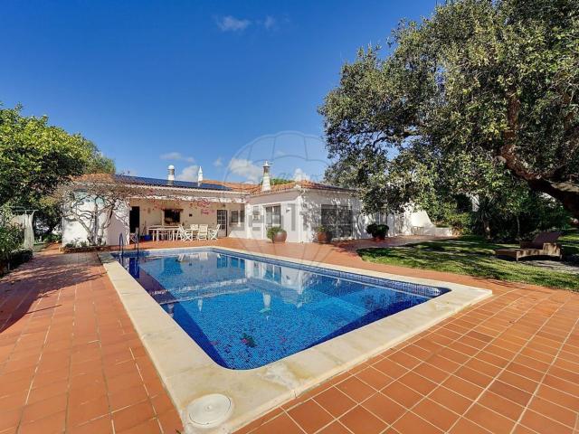 Casa venda em Albufeira e Olhos de Água, Albufeira
