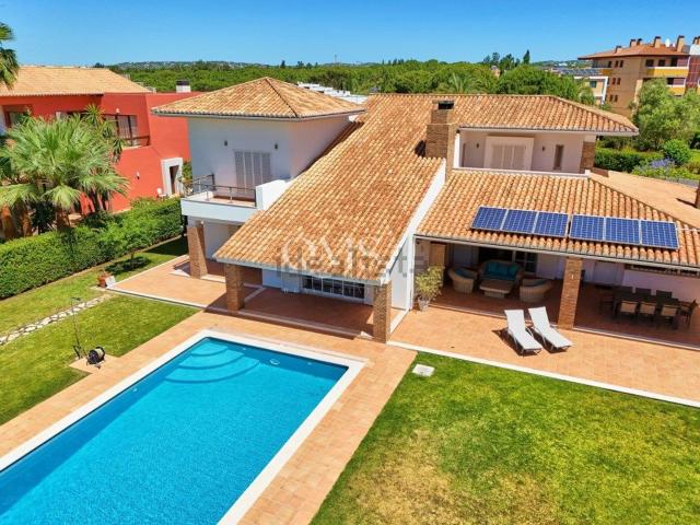 Casa alugar em Quarteira, Loulé