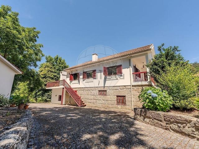 Casa venda em Pinheiro, Vieira do Minho
