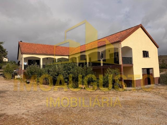 Vivenda venda em Celorico (São Pedro e Santa Maria) e Vila Boa do Mondego, Celorico da Beira