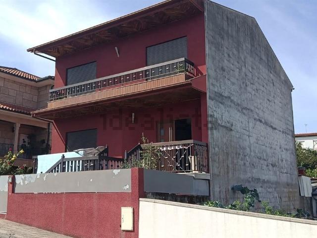 Casa venda em Vila Cova da Lixa e Borba de Godim, Felgueiras