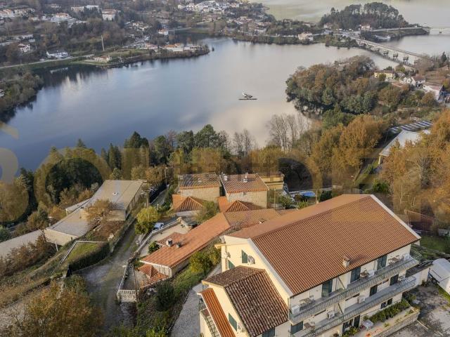 Casa venda em Revolta e Quintã, Parada Do Bouro