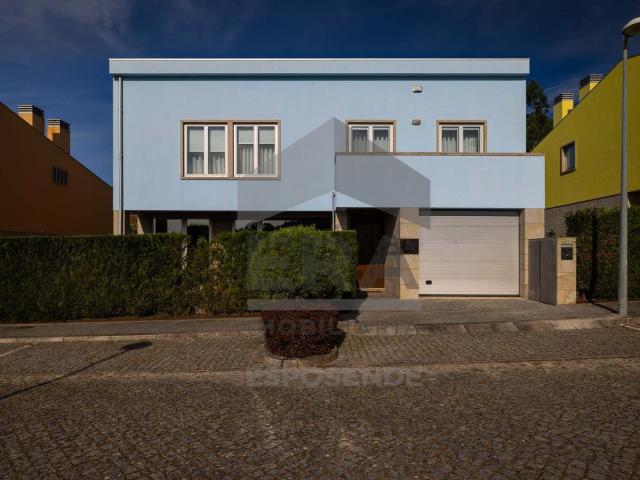 Casa venda em Vila Cova e Feitos, Barcelos