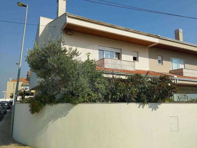 Casa venda em Maia, Vila Nova Da Telha