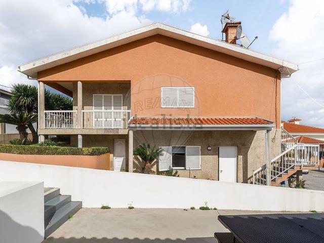 Moradia venda em Vila Nova De Famalicão, São Miguel-o-Anjo