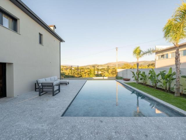 Casa venda em Campos e Louredo, Póvoa de Lanhoso