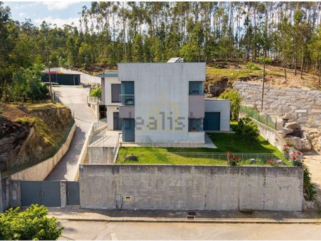 Casa venda em Póvoa De Lanhoso, Braga