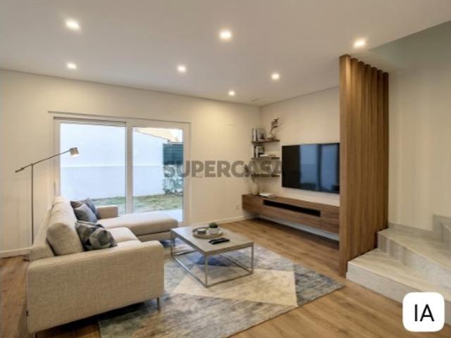 Casa venda em Fernão Ferro, Seixal