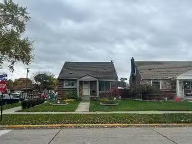 House for sale in Lincoln Park
