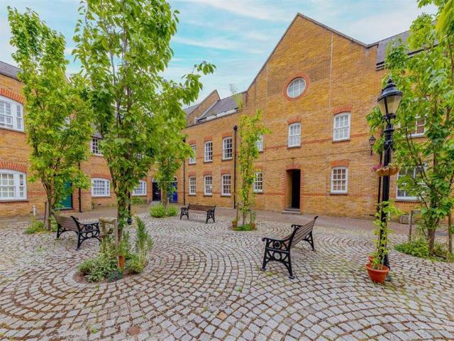 Apartment for rent in London Borough of Tower Hamlets, Greater London