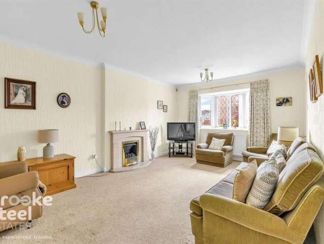 House for rent in Hazelhurst, Bury