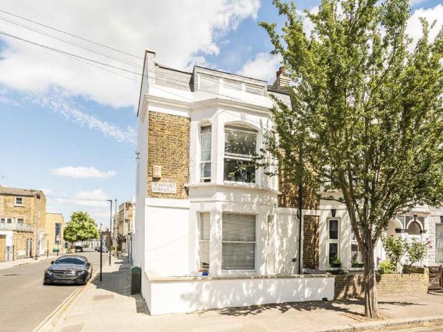 Apartment for rent in Stockwell Park, Greater London