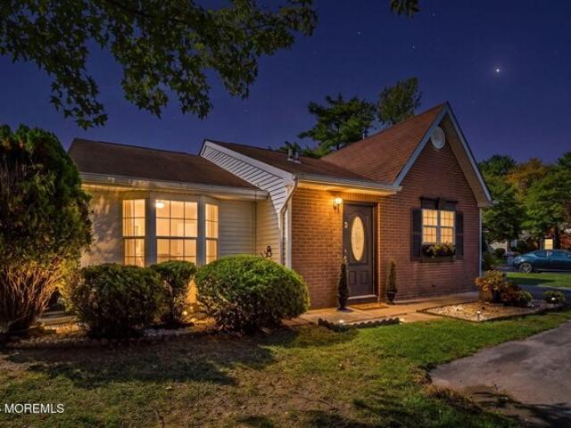 House for sale in Surrey Downs, Howell Township
