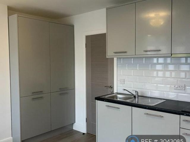 Apartment for rent in London Borough of Merton, Greater London