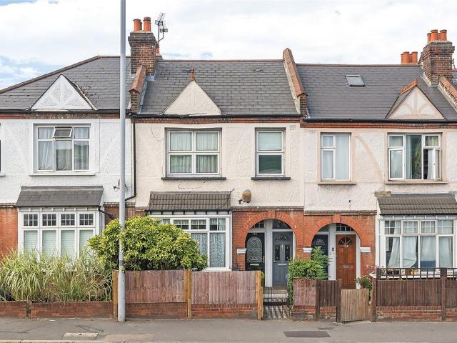 Apartment for rent in London Borough of Merton, Greater London