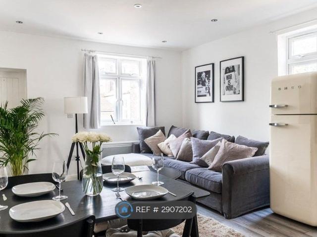 Room for rent in London Borough of Merton, Greater London