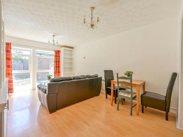 Apartment for rent in South Wimbledon, Greater London
