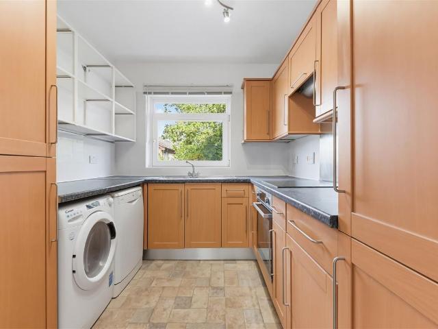 Apartment for rent in London Borough of Merton, South Wimbledon