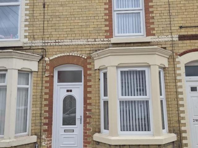 House for rent in Elm Park, Calderstones