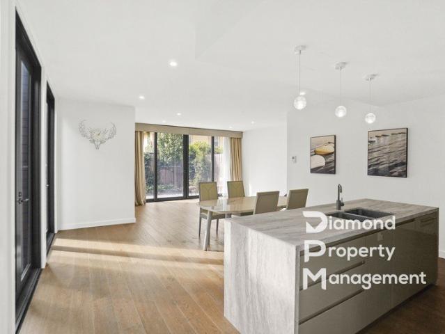 Townhouse for rent in Kew, Melbourne