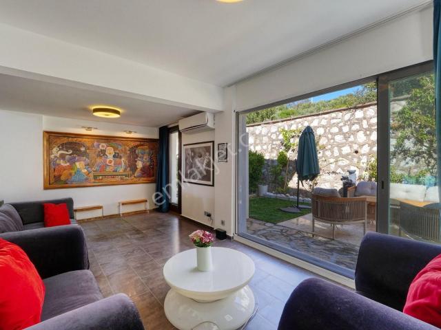 Karaburun, İzmir içerisinde satılık Villa