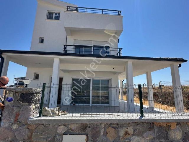 Karaburun, İzmir içerisinde kiralık Villa
