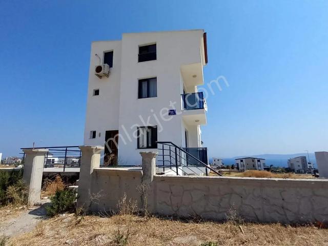 Kamukent, Karaburun içerisinde satılık Arsa