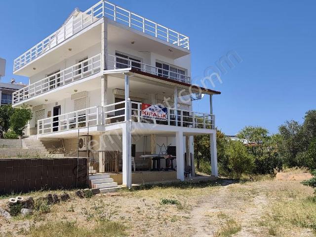 Karaburun, İzmir içerisinde kiralık Villa