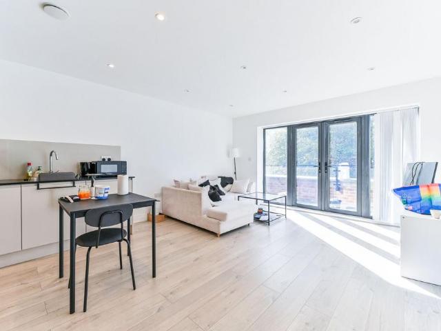 Apartment for rent in London Borough of Croydon, Greater London