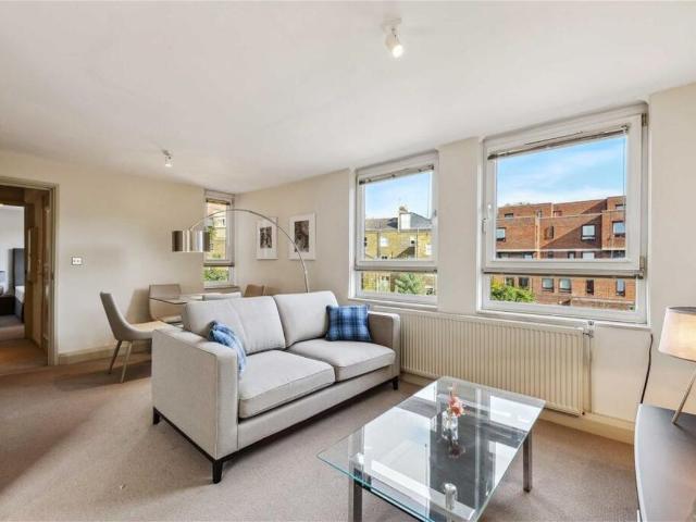Apartment for rent in Brook Green, Greater London